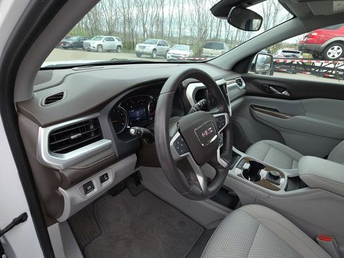 Certified 2023 GMC Acadia SLE image 14