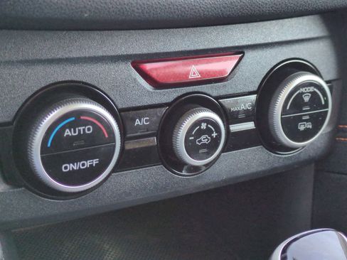 Used 2020 Subaru Crosstrek 2.0i Premium image 29