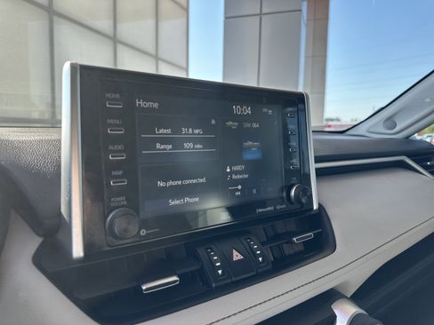 Used 2020 Toyota RAV4 XLE Premium image 35