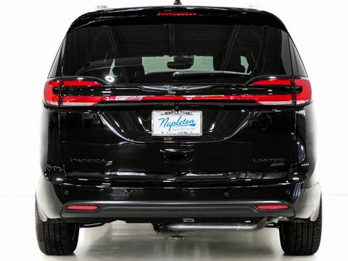 New 2026 Chrysler Pacifica Limited w/ S Appearance Package image 8