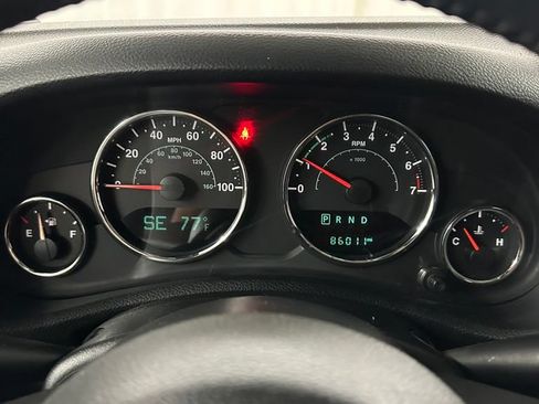 Used 2018 Jeep Wrangler Unlimited Sahara w/ Dual Top Group AWD/4WD image 16