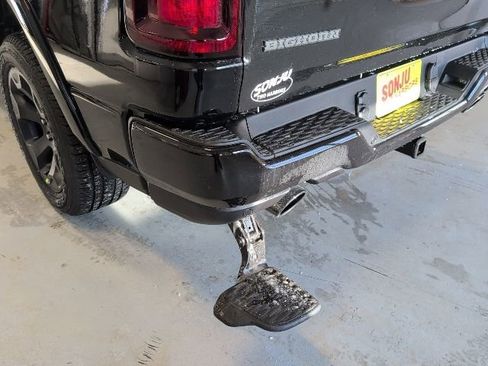 New 2026 RAM 1500 4x4 Crew Cab image 39