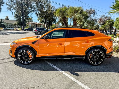 Used 2021 Lamborghini Urus AWD/4WD image 14