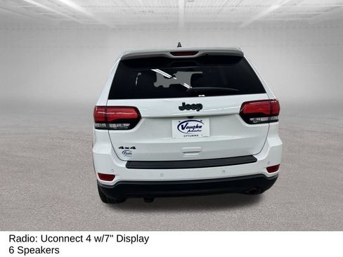 Used 2019 Jeep Grand Cherokee Laredo AWD/4WD image 11
