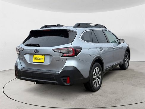 Used 2021 Subaru Outback Premium image 5