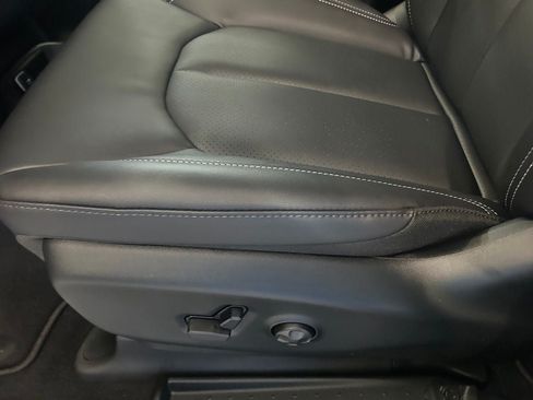 New 2026 Chrysler Pacifica Select w/ S Appearance Package FWD image 18