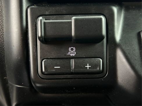 Used 2019 Chevrolet Silverado 1500 LTZ AWD/4WD image 27