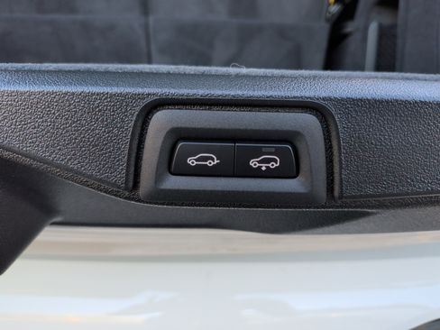 Certified 2025 BMW X7 xDrive40i w/ M Sport Package image 48