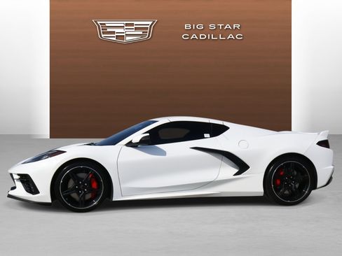 Used 2021 Chevrolet Corvette Stingray Preferred Cpe w/ Z51 Performance Package image 2