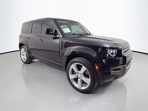 New 2025 Land Rover Defender 110 X-Dynamic SE AWD/4WD image 3