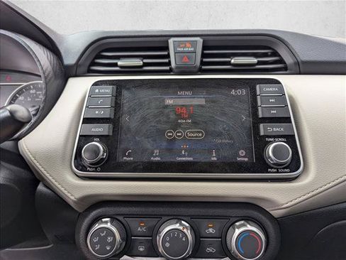 Used 2022 Nissan Versa SV FWD image 14