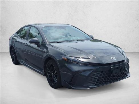 Used 2026 Toyota Camry SE FWD image 3