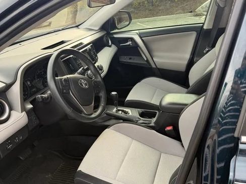 Used 2018 Toyota RAV4 XLE FWD image 3