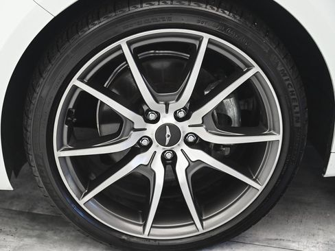 Used 2023 Genesis G70 2.0T image 7