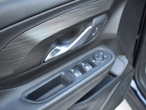 Used 2020 GMC Terrain SLT image 18