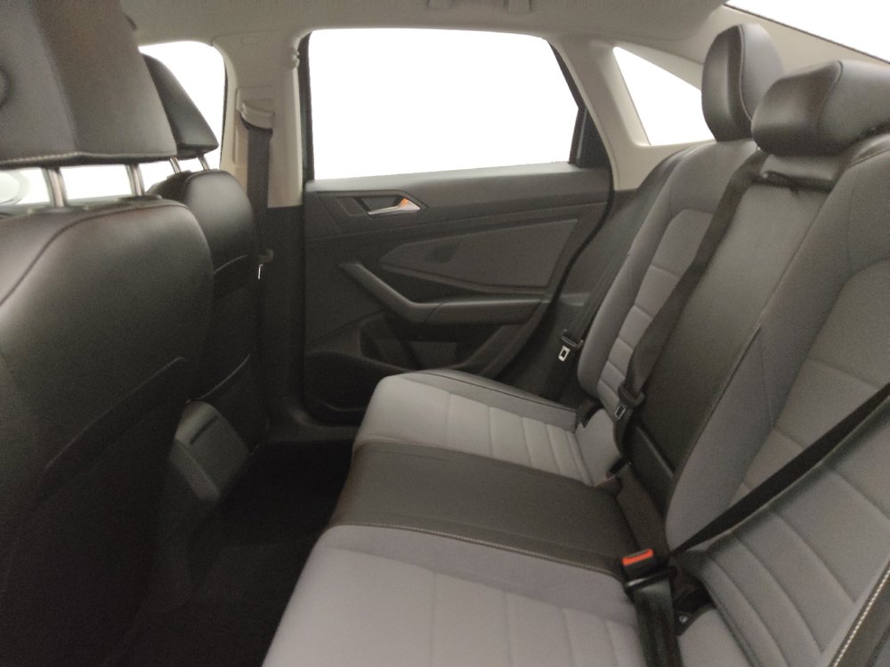 Used 2025 Volkswagen Jetta SE FWD image 18