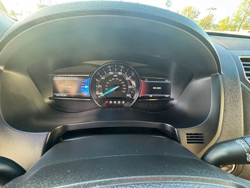 Used 2016 Ford Explorer XLT w/ Equipment Group 202A image 14