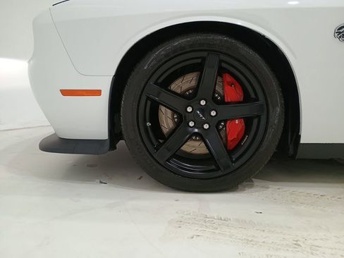 Used 2017 Dodge Challenger SRT Hellcat image 8
