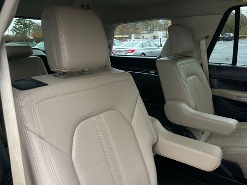 Used 2022 Ford Expedition Limited image 37