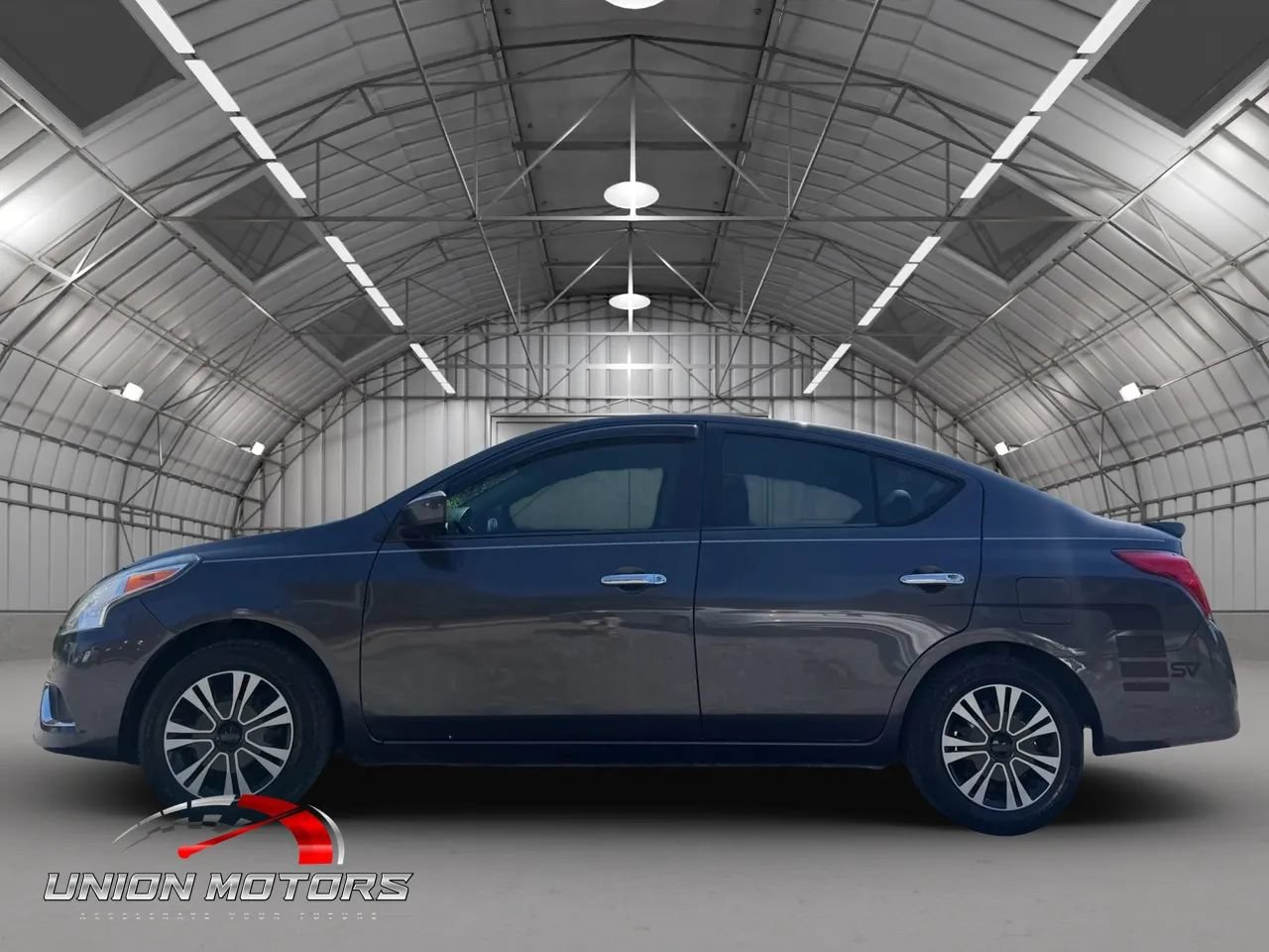 Used 2015 Nissan Versa SV FWD image 8