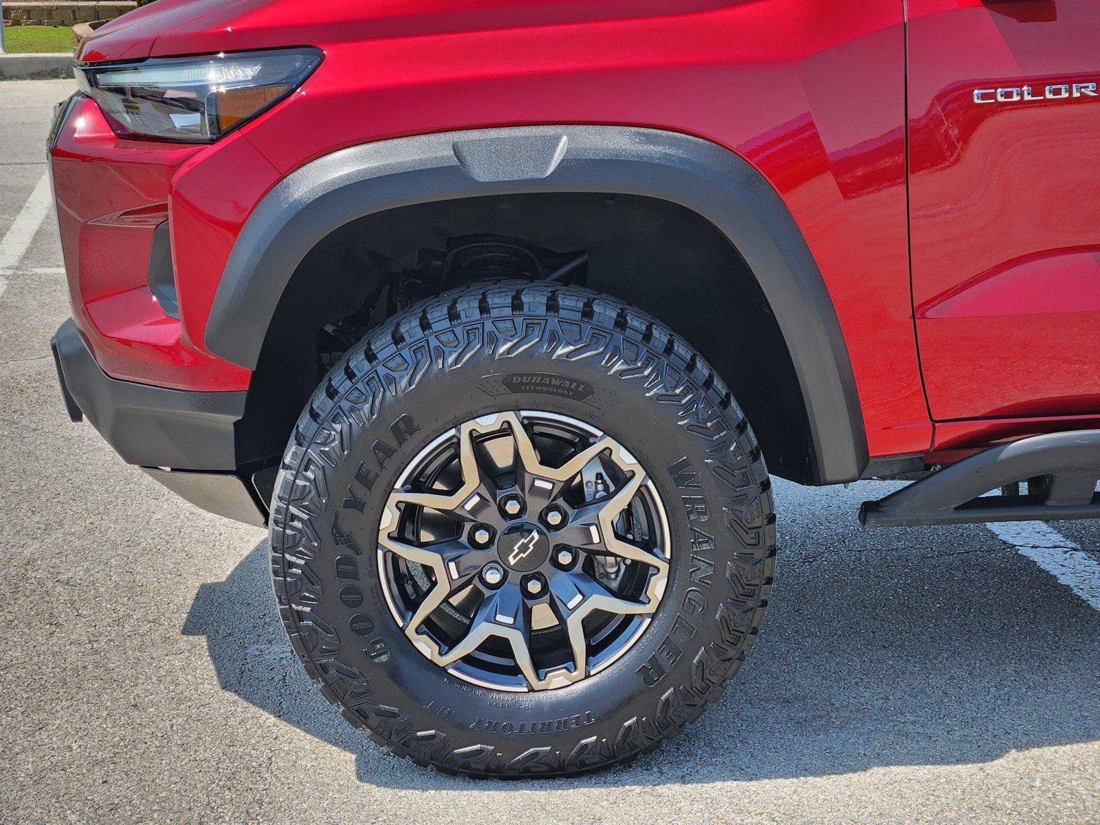 Used 2025 Chevrolet Colorado ZR2 w/ Technology Package AWD/4WD image 27