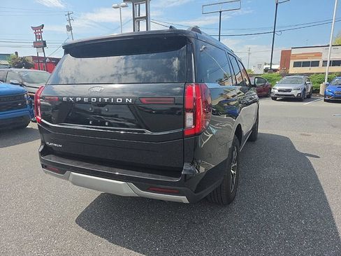 Used 2025 Ford Expedition Platinum AWD/4WD image 5