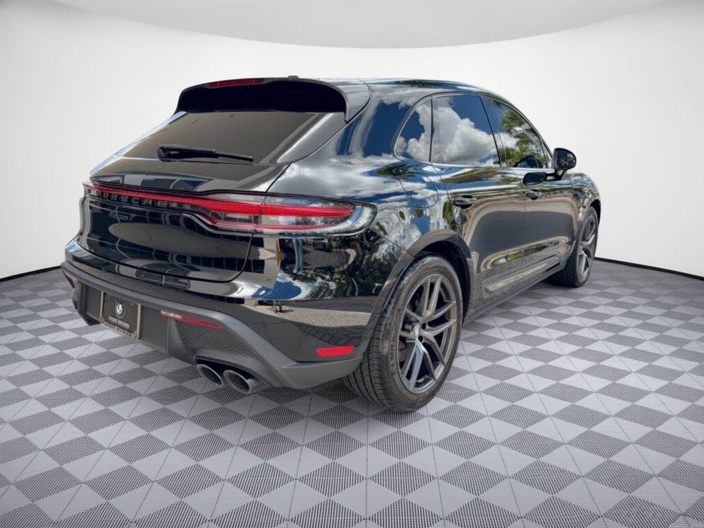 Used 2023 Porsche Macan Turbo AWD/4WD image 8