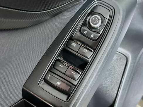 Used 2021 Subaru Crosstrek 2.0i Premium image 17