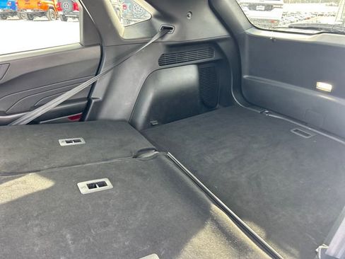 Used 2023 Ford Escape Platinum image 40