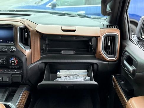 Used 2019 Chevrolet Silverado 1500 High Country w/ Technology Package image 36