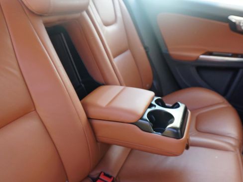 Used 2014 Volvo S60 T5 image 40