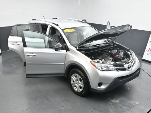 Used 2015 Toyota RAV4 LE image 39