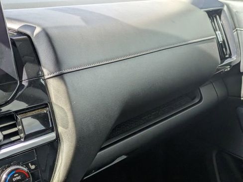 Used 2022 Nissan Pathfinder SV FWD image 20