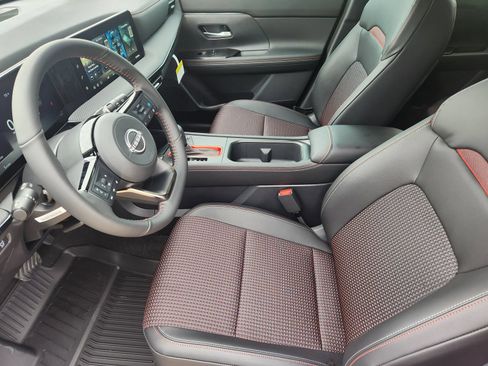 New 2026 Nissan Kicks SR w/ Cold Weather Package FWD image 12