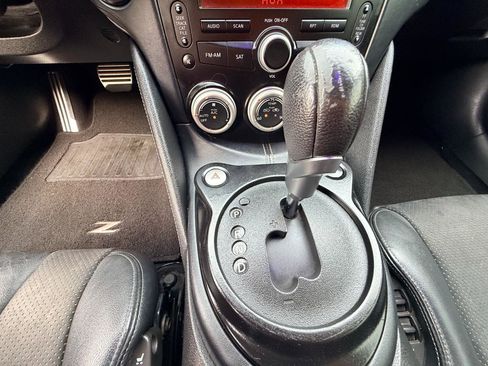 Used 2010 Nissan 370Z Touring RWD image 16