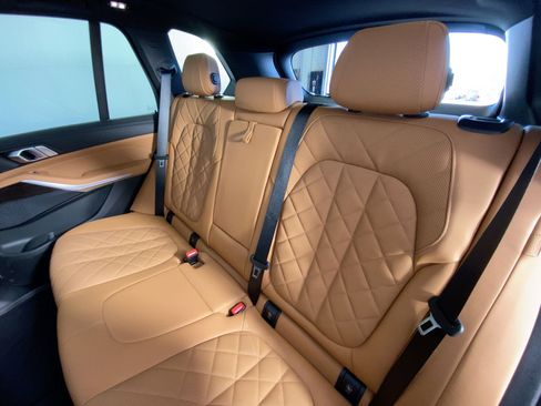 Certified 2024 BMW X5 sDrive40i w/ M Sport Package image 12