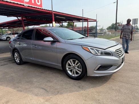 Used 2016 Hyundai Sonata SE FWD image 14