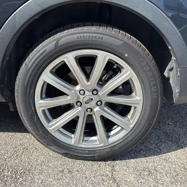 Used 2017 Ford Explorer Limited w/ Equipment Group 301A FWD image 18