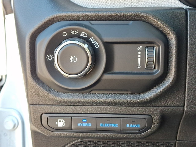 Used 2024 Jeep Wrangler Unlimited AWD/4WD image 9
