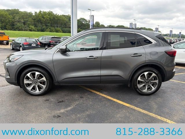 Used 2023 Ford Escape Platinum AWD/4WD image 6