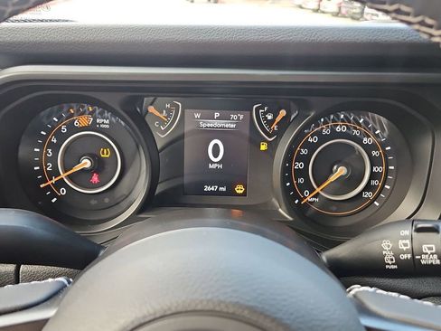Used 2025 Jeep Wrangler Sport image 19