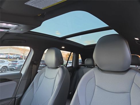 New 2026 Volkswagen Tiguan SE R-Line image 23