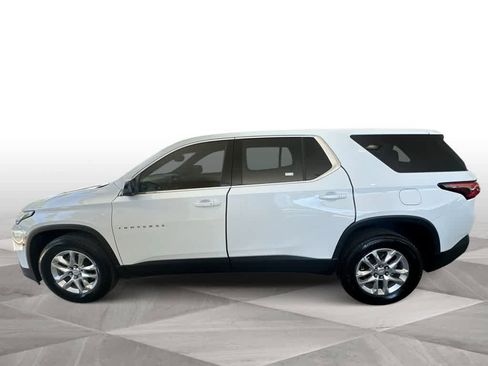 Used 2023 Chevrolet Traverse LS FWD image 5