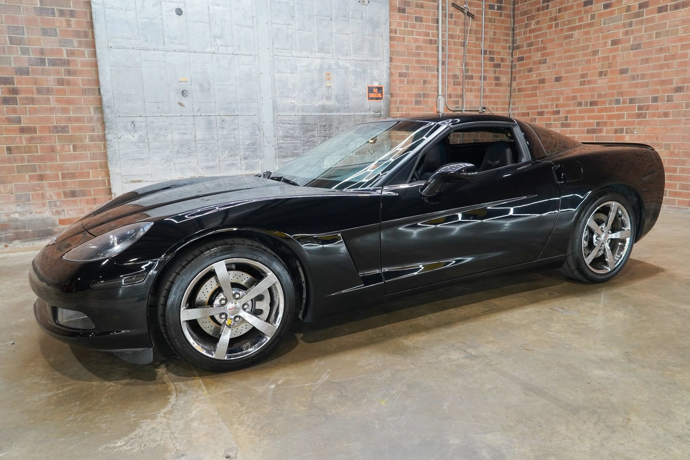 Used 2010 Chevrolet Corvette Coupe w/ Preferred Equipment Group RWD image 7