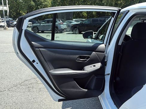 Certified 2024 Nissan Sentra SV FWD image 21