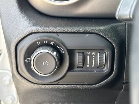 Used 2022 Jeep Wrangler Sport AWD/4WD image 26