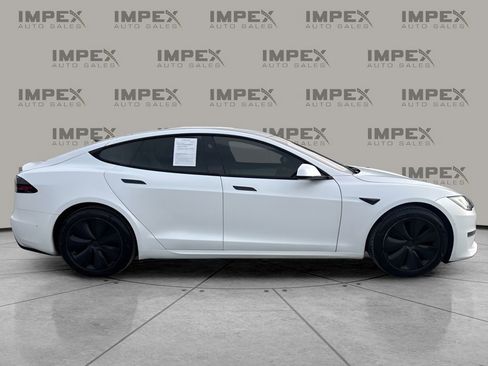 Used 2022 Tesla Model S Plaid image 6