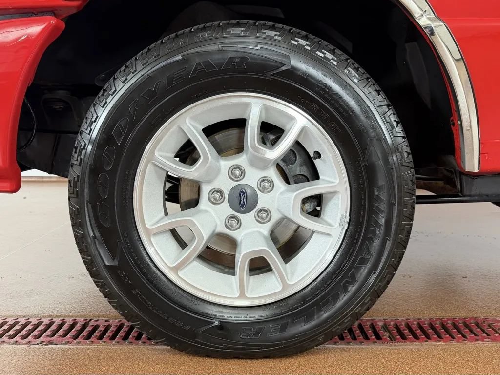 Used 2011 Ford Ranger XLT AWD/4WD image 9