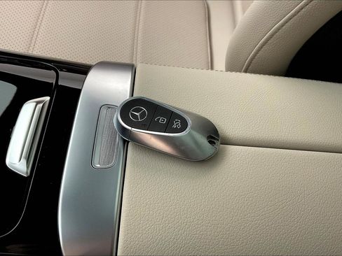 Used 2026 Mercedes-Benz GLC 300 4MATIC image 35