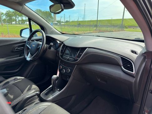 Used 2018 Chevrolet Trax LT w/ Driver Confidence Package FWD image 33